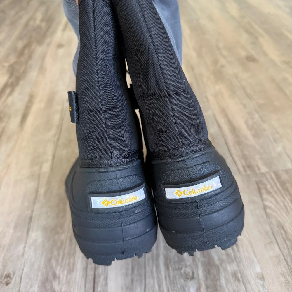 Columbia Powderbug Plus II Youth Snow Boots Black Graphite Sz 4 Winter Excellent